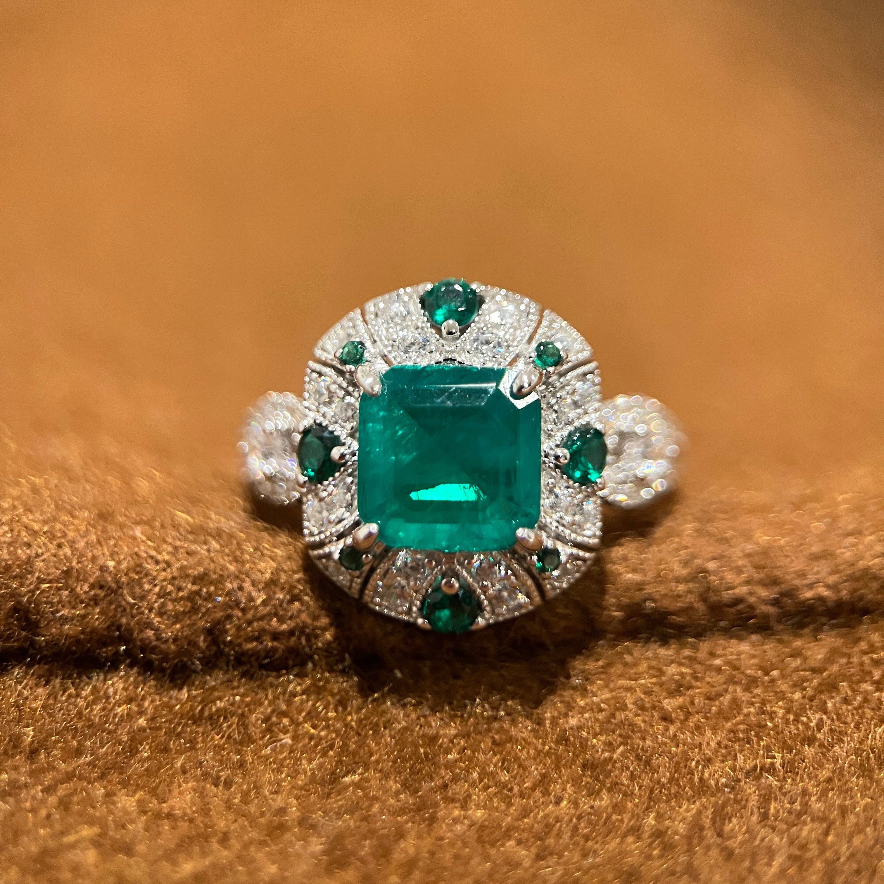 Imperial Emerald Crown Ring